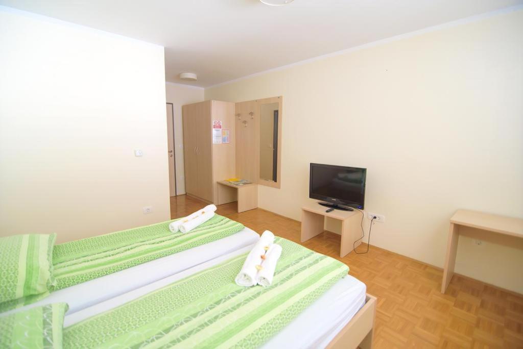 Hotel Oskar Hrib-Loski Potok ภายนอก รูปภาพ