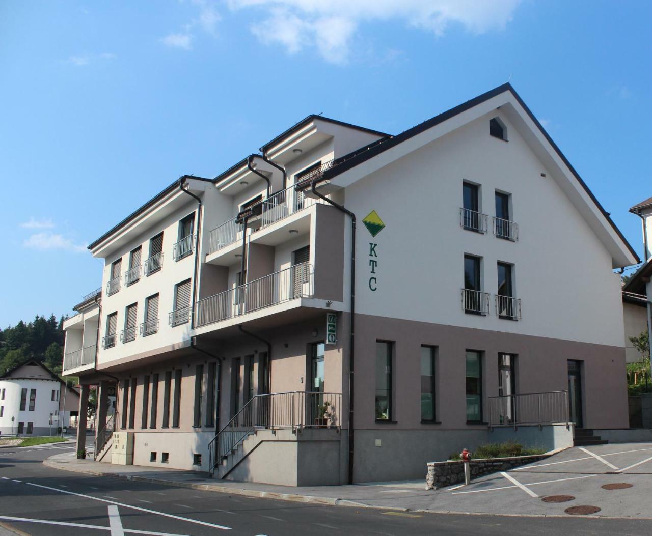 Hotel Oskar Hrib-Loski Potok ภายนอก รูปภาพ